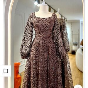 BEAUTIFUL FORMAL/EVENING DRESS